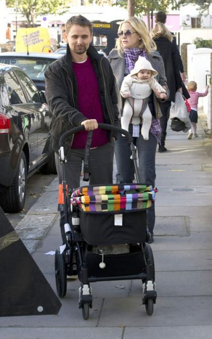 Kate Hudson's Notting Hill Stroll with Baby Bing