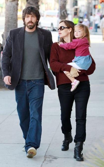 Ben Affleck & Jennifer Garner's Breakfast Family Fun