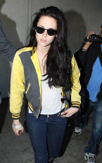 Kristen Stewart Arrives Back in LA for 