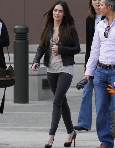 Megan Fox Rocks The Skinny Jeans