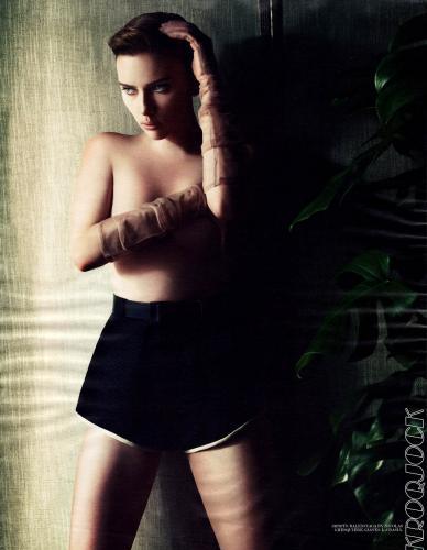 Scarlett Johansson Topless Interview Pictures