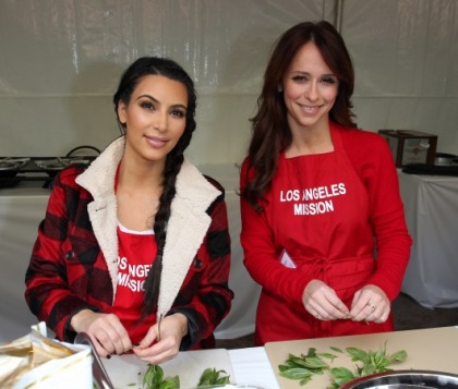Kim Kardashian and Jennifer Love Hewitt Kare About Hobos