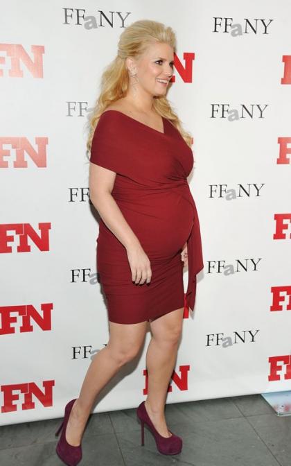 Pregnant Jessica Simpson: Footwear News Awards Fabulous