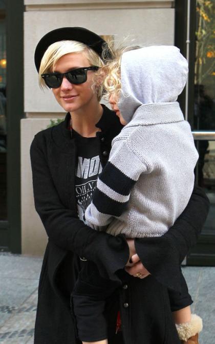 Ashlee Simpson & Bronx: Busy in the Big Apple