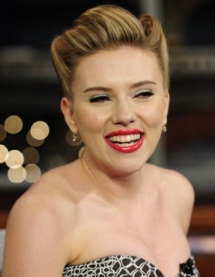 Scarlett Johansson Needs a Toothbrush, Part 2