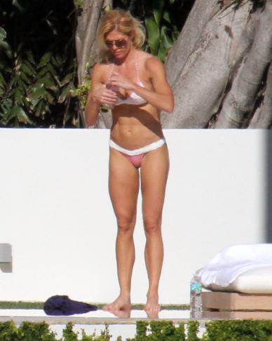 Awesome Torrie Wilson Bikini Pictures