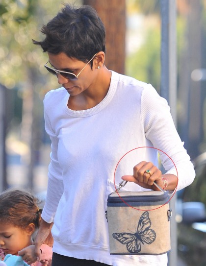 Us Weekly: Halle Berry & Olivier Martinez are engaged, he gave her an emerald ring