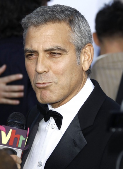 Golden Globes Open Post: Hosted By 'George Clooney Knows Best'