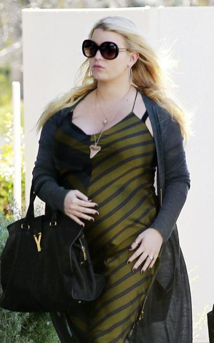 Jessica Simpson's Santa Barbara Bound Baby Bump