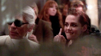 Kristen Stewart Gives the Finger