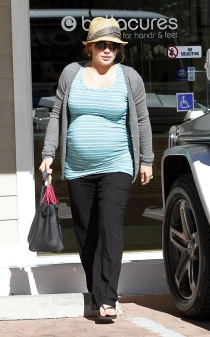Hilary Duff's Pregnancy Health Center Stop