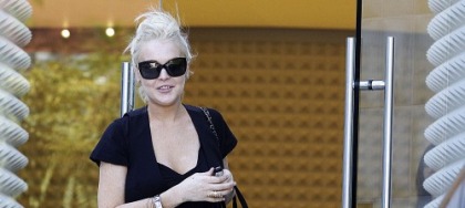 Lindsay Lohan Wants to Sue Over Alcohol Story