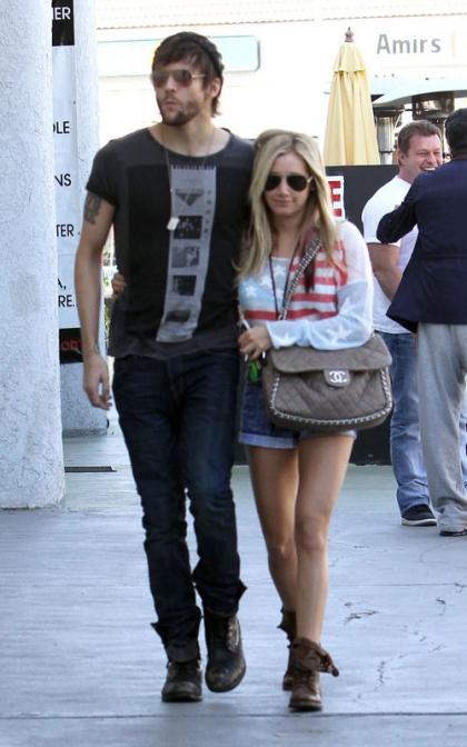 Ashley Tisdale & Martin Johnson: Lunch Date Lovers