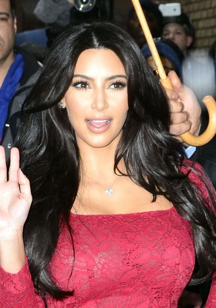 Kim Kardashian reshot scenes to make herself look religious & impress Tebow