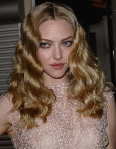 Amanda Seyfried Looks Like Madonna
