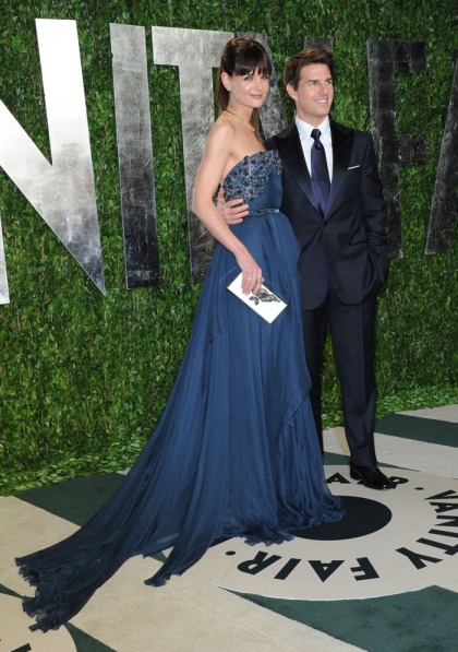Tom Cruise and Katie Holmes at the Vanity Fair party: does she look pregnant?