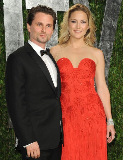 Kate Hudson glowed in red Versace at the VF party, plus other hot couples