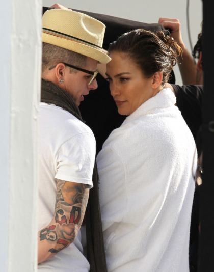 Star: Jennifer Lopez 'will go broke supporting Casper Smart's champagne tastes'
