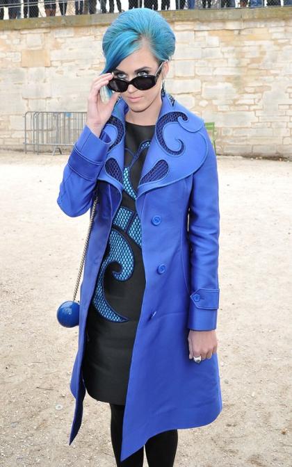 Katy Perry Brightens Up Paris Fashion Week