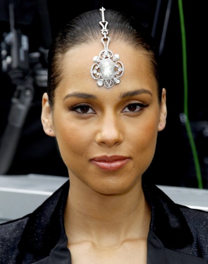 Alicia Keys rocks massive forehead-bling at the Chanel show: idiotic or awesome?