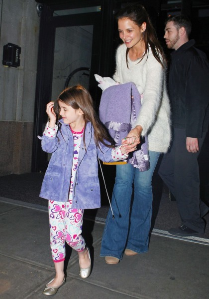 Katie Holmes takes pajama-clad Suri out to dinner in New York