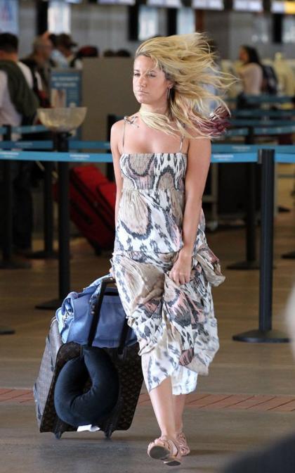Ashley Tisdale's Windy Aloha State Departure