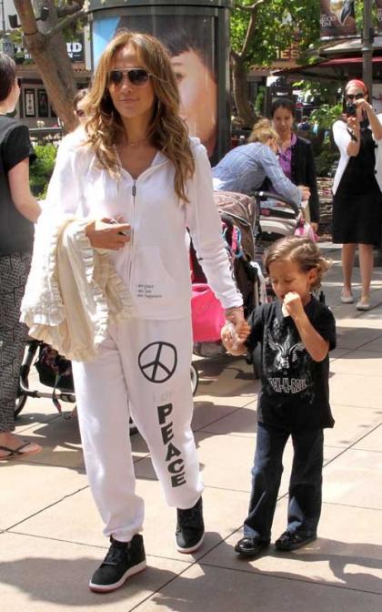 Jennifer Lopez Takes the Twins to Meet the Easter Bunny!