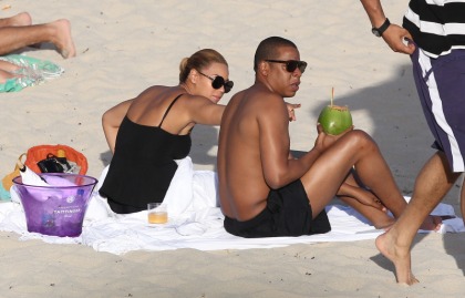 Beyonce & Jay-Z took Blue Ivy on baby's first vacation to St. Bart's