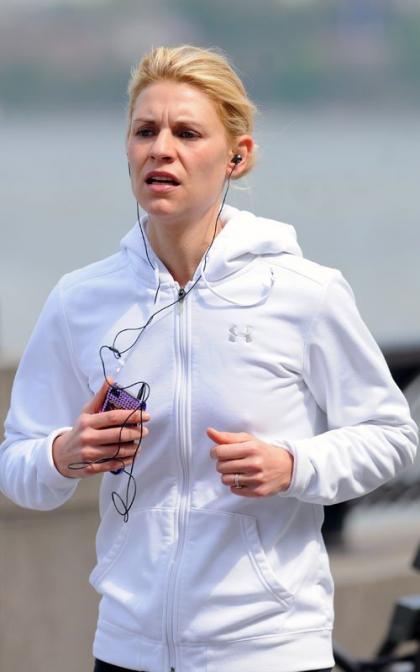 Claire Danes Hits the Pavement in NYC
