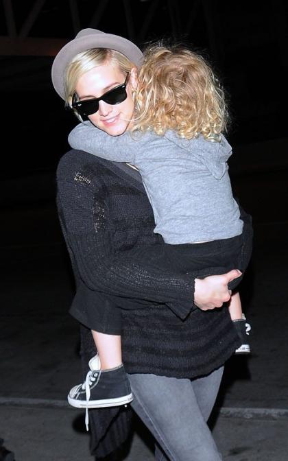 Ashlee Simpson and Bronx's Cuddly L.A. Landing