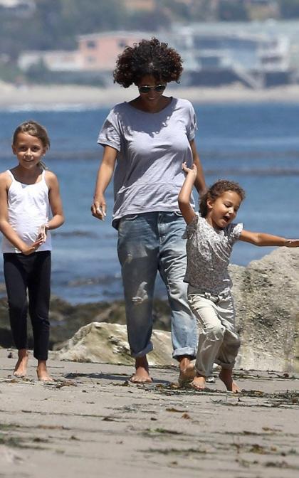 Halle Berry & Olivier Martinez: Beach Day with Nahla