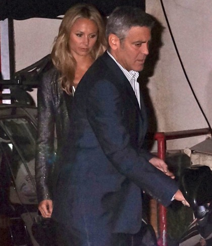 George Clooney & Stacy Keibler were making out in front of Pres. Obama