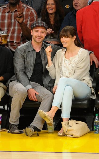Justin Timberlake & Jessica Biel's Lakers' Game Liplock