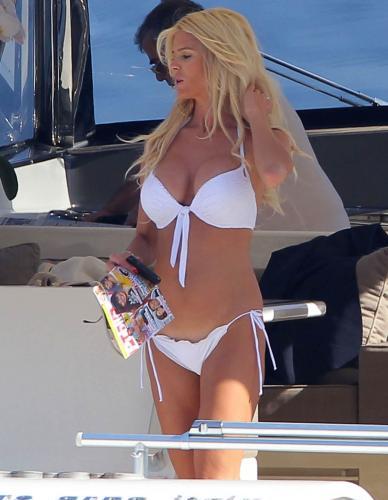 Victoria Silvstedt's Awesome Bikini Pictures