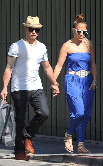 Jennifer Lopez & Casper Smart: Sunday Shoppers