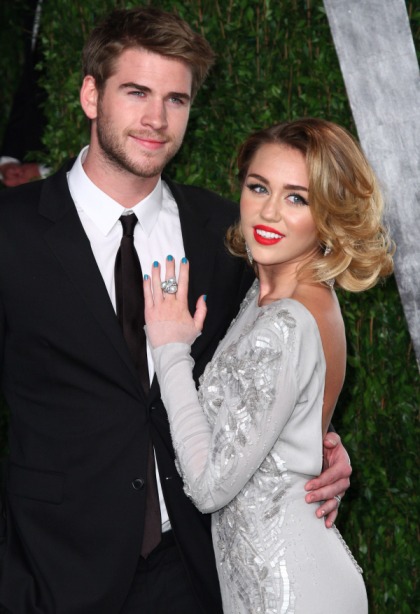 Miley Cyrus & Liam Hemsworth are engaged, Miley confirms to People Mag