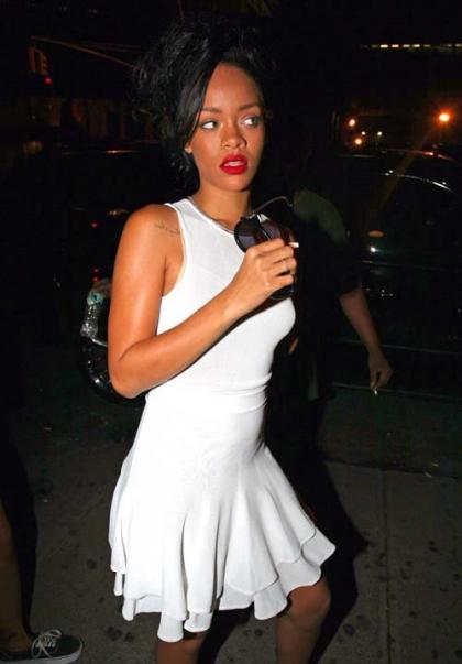 Rihanna: Monday Night Party Girl