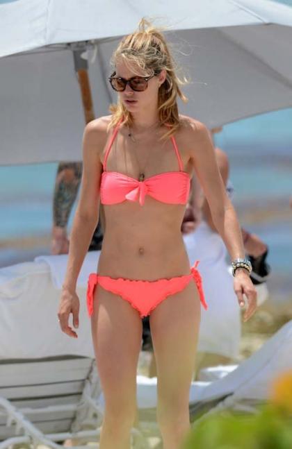 Doutzen Kroes: Coral Bikini South Beach Beauty