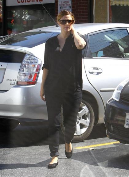 Drew Barrymore Grabs Lunch at Poquito Mas