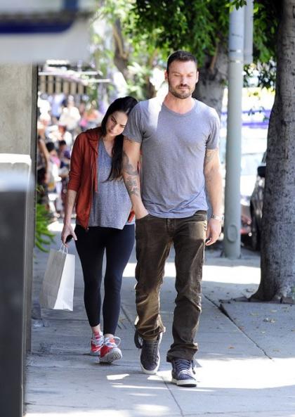Megan Fox Shows of Her Baby Bump with Brian Austin Green