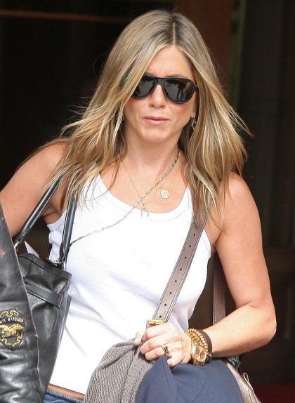 Jennifer Aniston allegedly offered an 8-figure deal to become the face of Aveeno