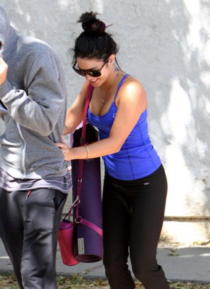 Vanessa Hudgens & Austin Butler Play Hide & Seek with Paparazzi