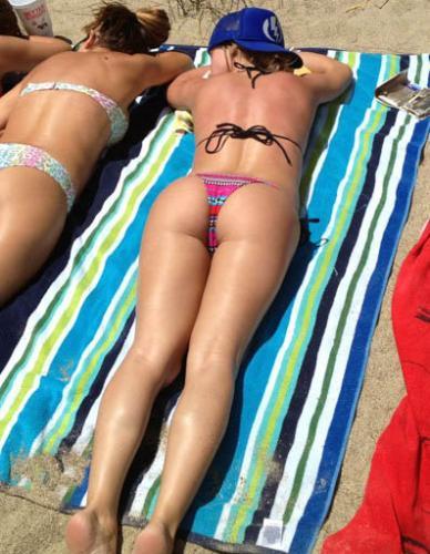 Sara Jean Underwood's Perfect Bikini Booty