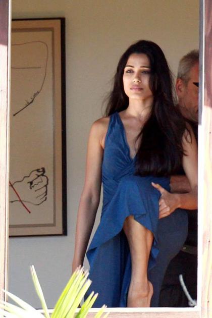 Freida Pinto's Pre-Filming Yoga Relaxation