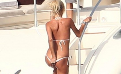 Victoria Silvstedt Was Picking Her Ass