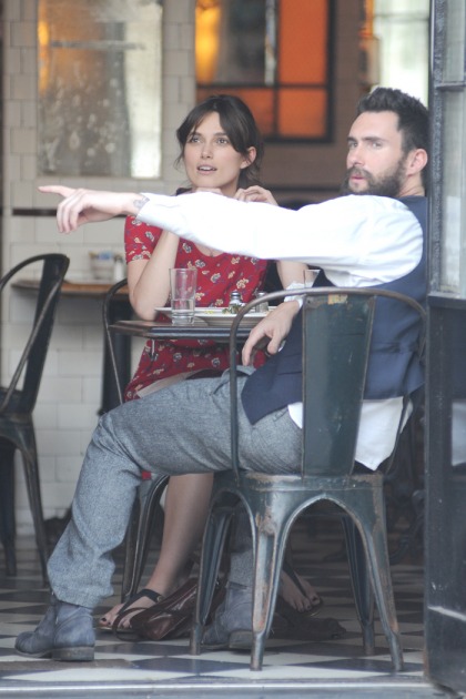 Keira Knightley & a bearded Adam Levine in NYC: kinda hot or too furry?