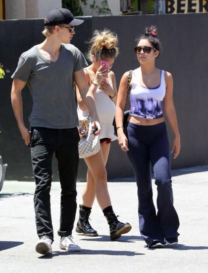 Vanessa Hudgens & Austin Butler's Studio Cafe Lunch Date with Stella