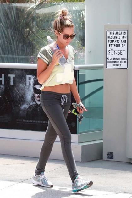 Ashley Tisdale's Tummy-Baring Workout