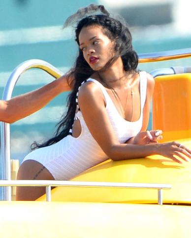Rihanna's Sexy White Swimsuit Hotness