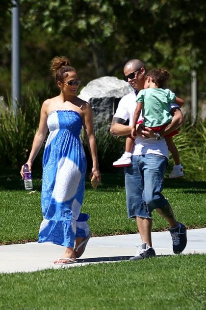 Jennifer Lopez & Casper Smart's Family Park Display of Solidarity